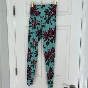 Dorothy Draper ⭐️ Floral Print High-Waisted Leggings